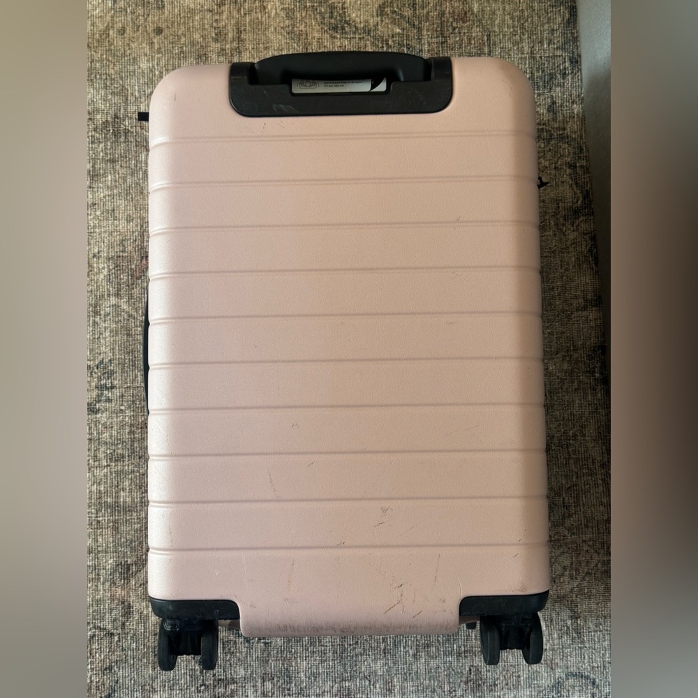 Away Luggage the Bigger Carry On Blush Pink - Picture 3 of 6